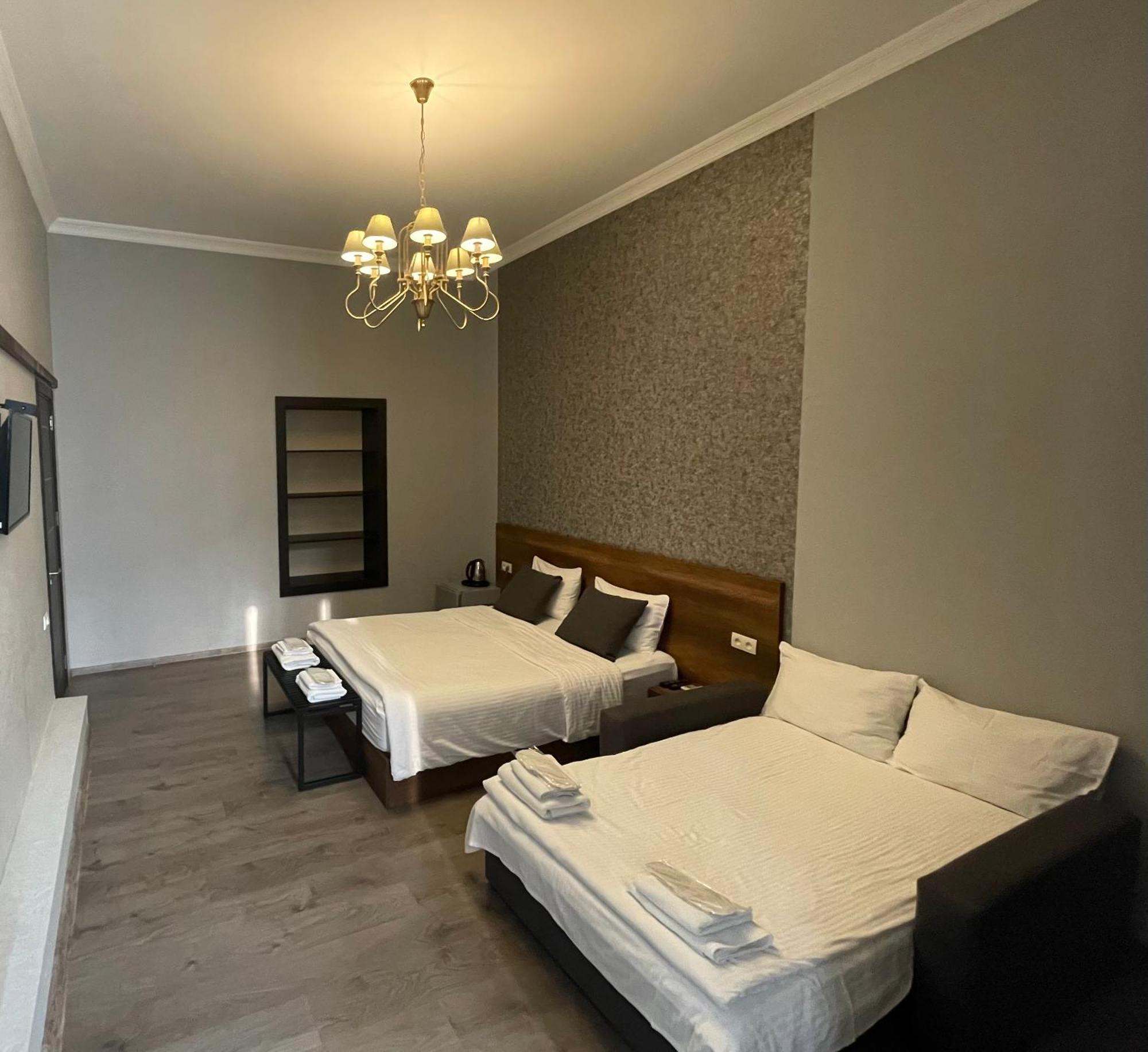 2Nd Floor Hotel Tbilissi Extérieur photo